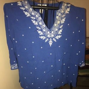 Cathy Daniels boho blue and white peasant top